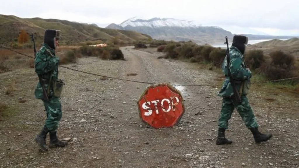 أذربيجان تفتح حدودها البرية أمام حركة الشحن القادمة من دولة إيران